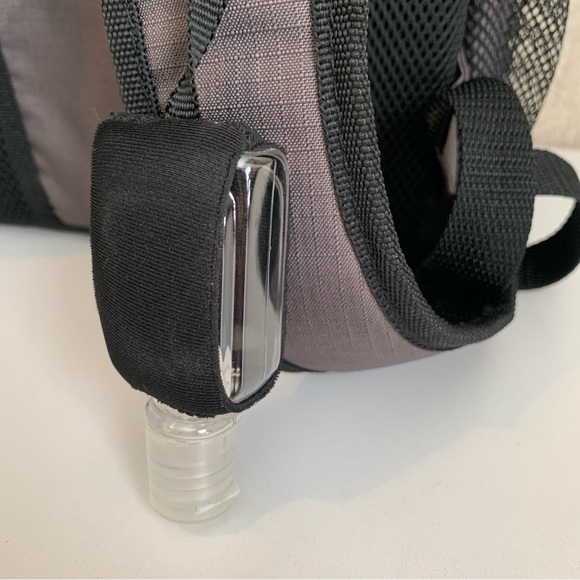 Igloo Black and Gray Backpack Cooler NWT - Picture 6 of 10